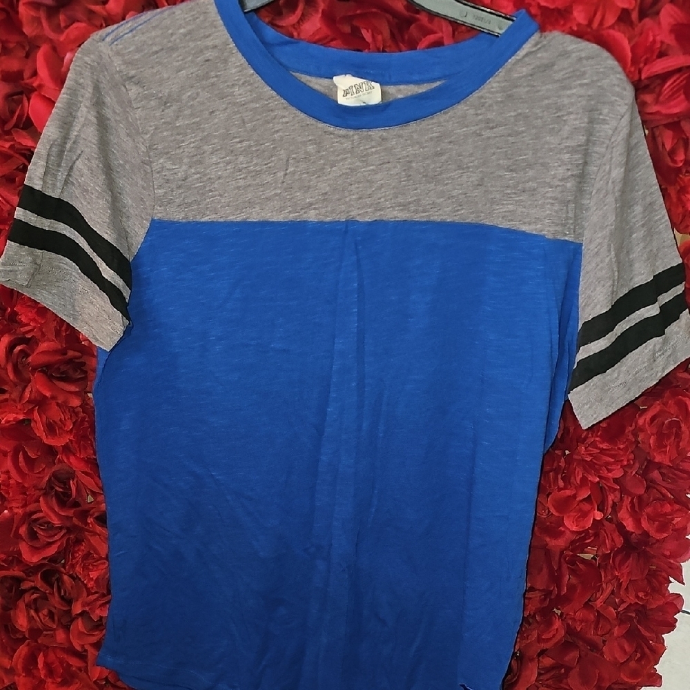 PINK Victoria's Secret Women's Blue and Gray Tee Size Large